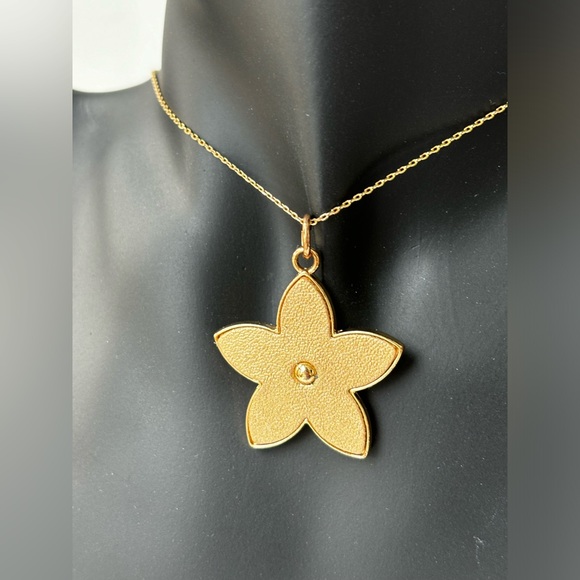 Sale🔥 Authentic Coach Flower Leather Pendant - Picture 2 of 4